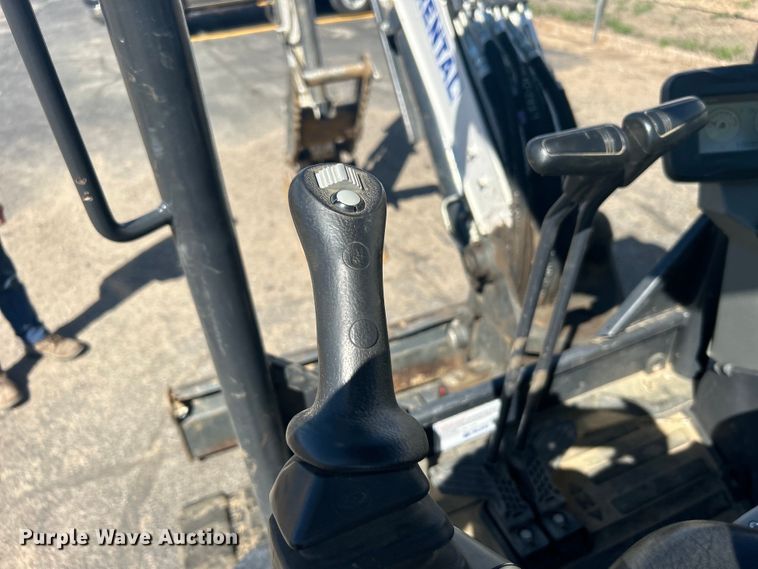 image for item DO1042 2022 Bobcat  E42 mini excavator