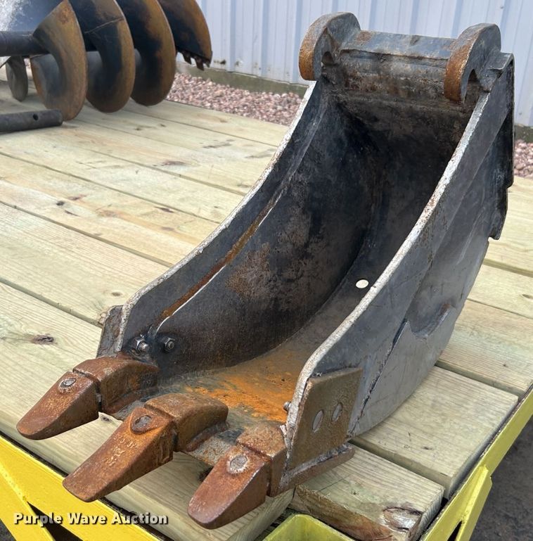 image for item DO1042 2022 Bobcat  E42 mini excavator