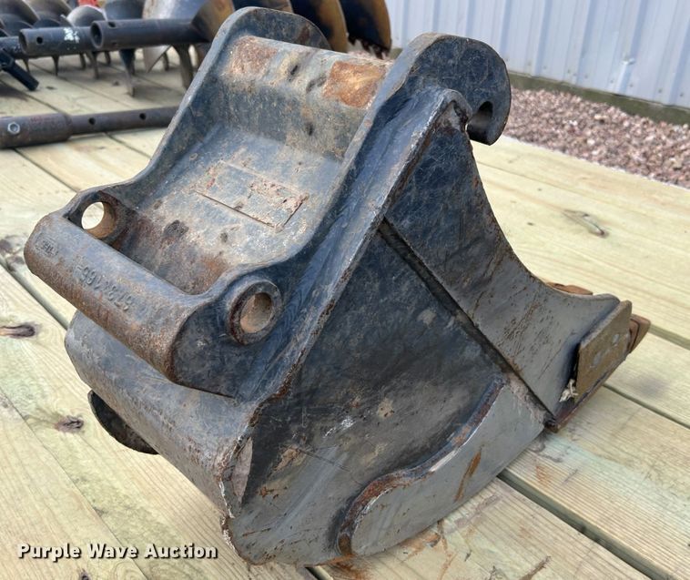 image for item DO1042 2022 Bobcat  E42 mini excavator