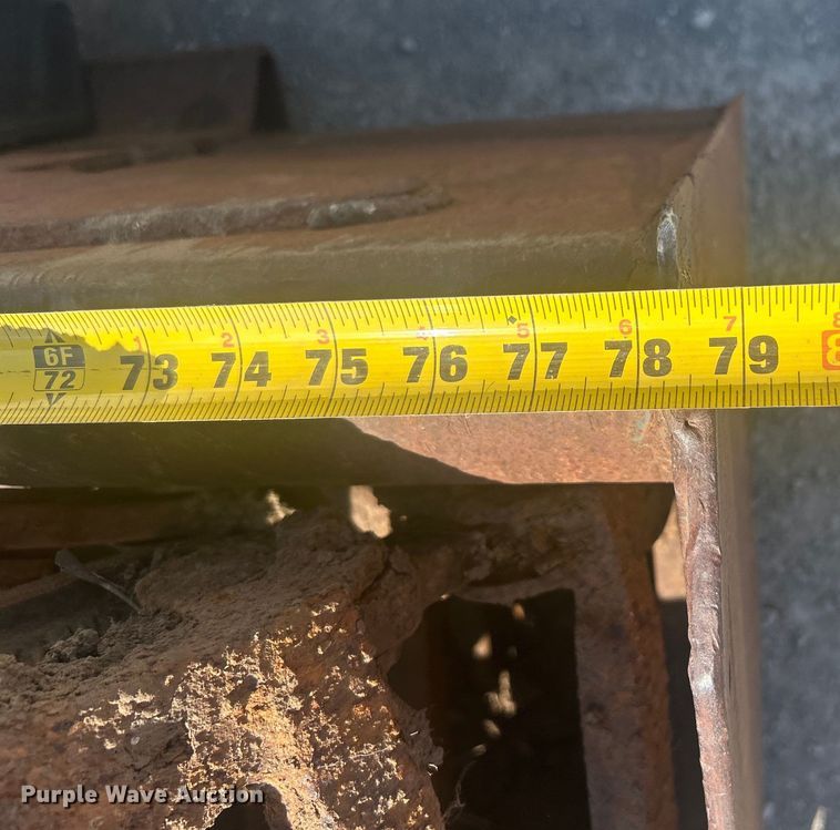 image for item DO1045 2004 Bobcat S250 skid steer loader