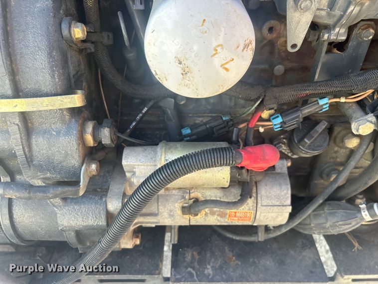 image for item DO1045 2004 Bobcat S250 skid steer loader