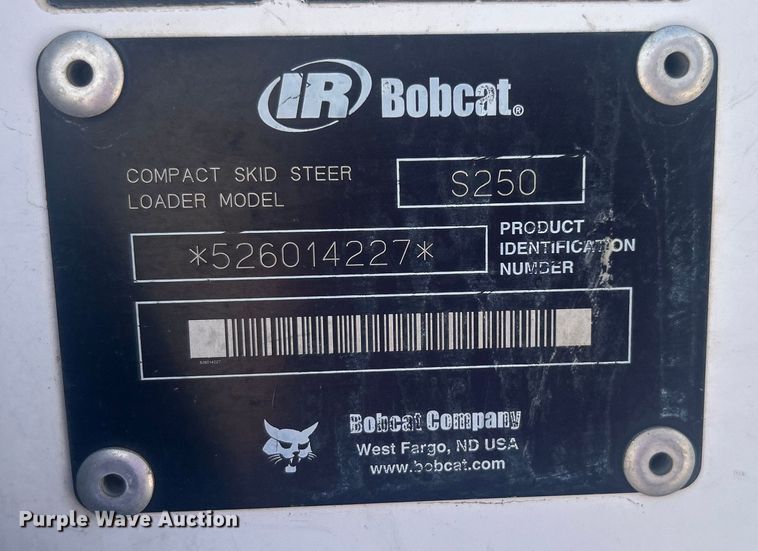 image for item DO1045 2004 Bobcat S250 skid steer loader