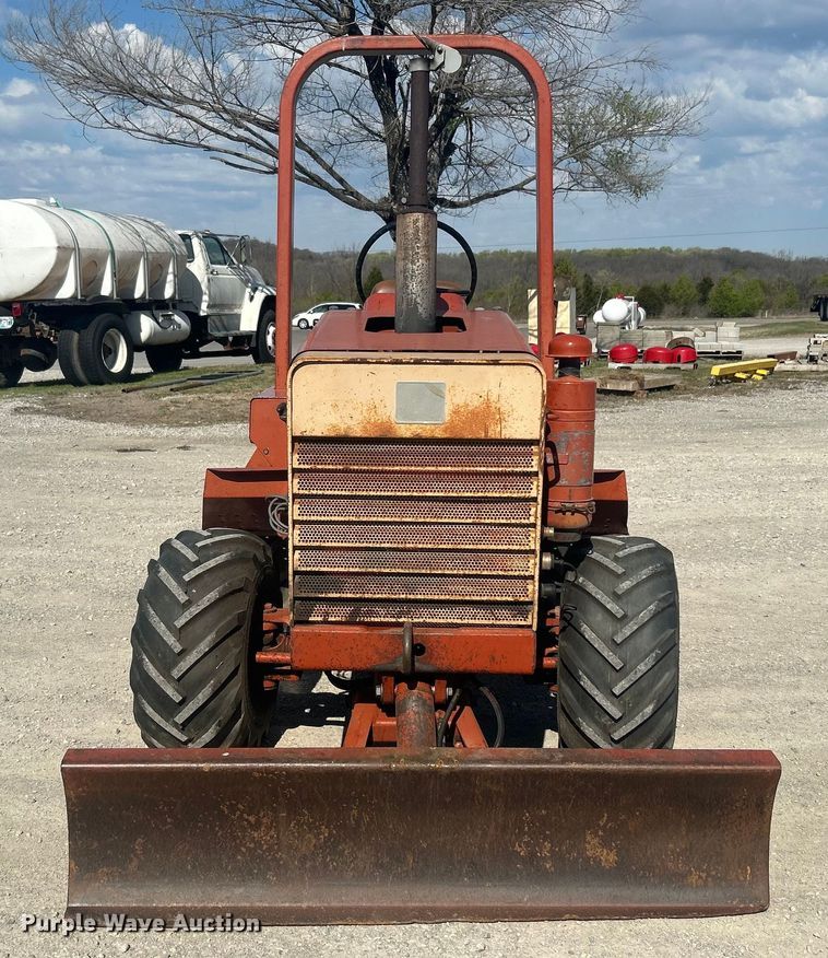 image for item DO1046 1988 Ditch Witch 2310 trencher