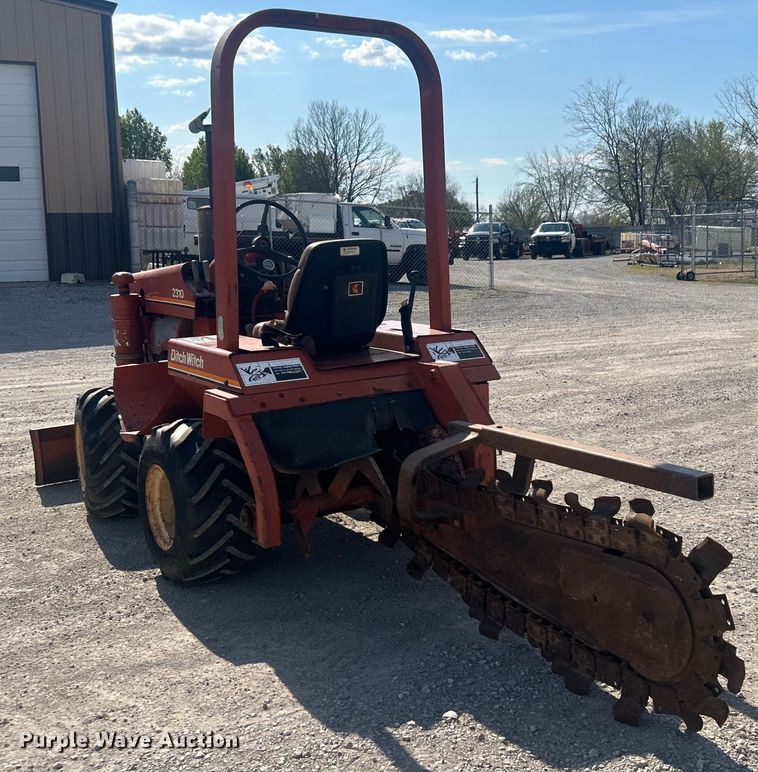 image for item DO1046 1988 Ditch Witch 2310 trencher