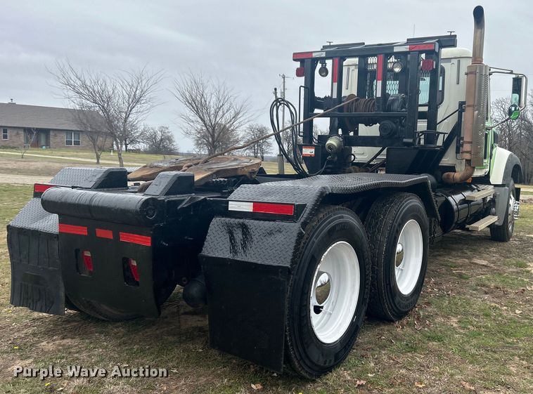 image for item DO1047 2007 Mack CTP713 semi truck