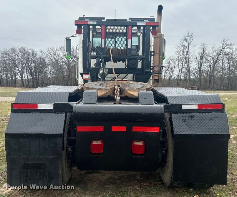 image for item DO1047 2007 Mack CTP713 semi truck