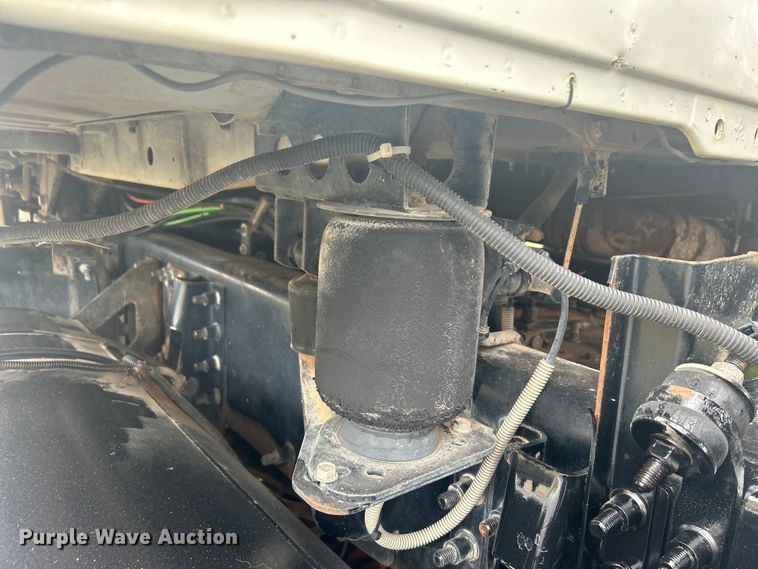 image for item DO1047 2007 Mack CTP713 semi truck