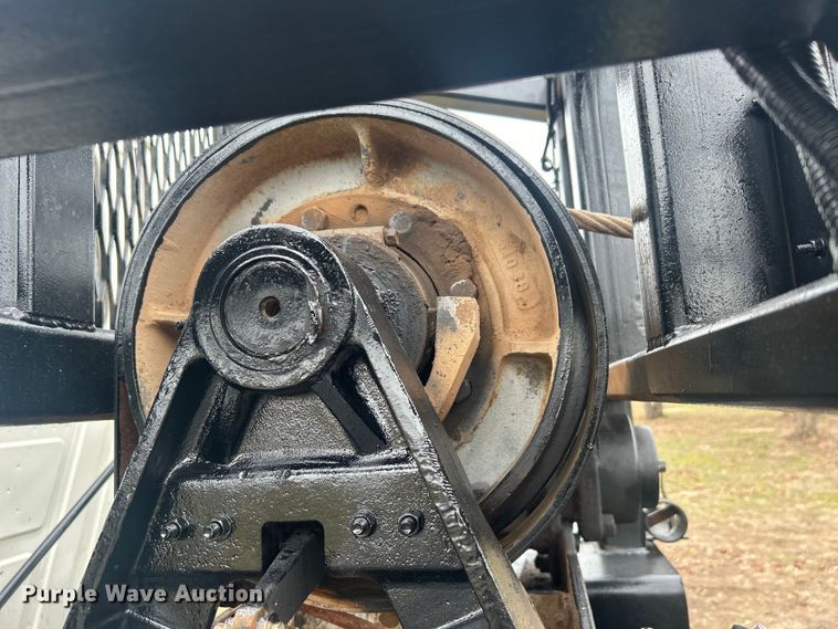 image for item DO1047 2007 Mack CTP713 semi truck