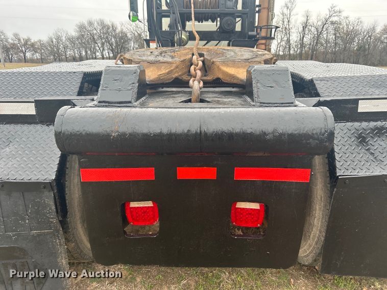 image for item DO1047 2007 Mack CTP713 semi truck