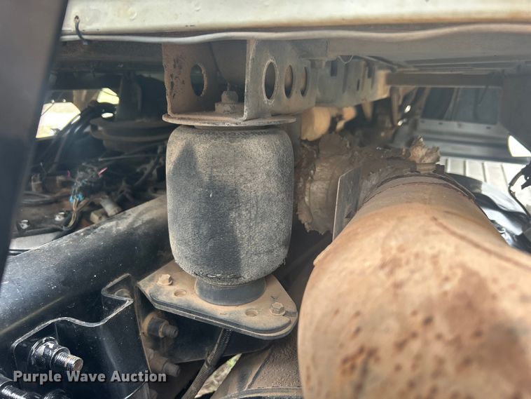 image for item DO1047 2007 Mack CTP713 semi truck