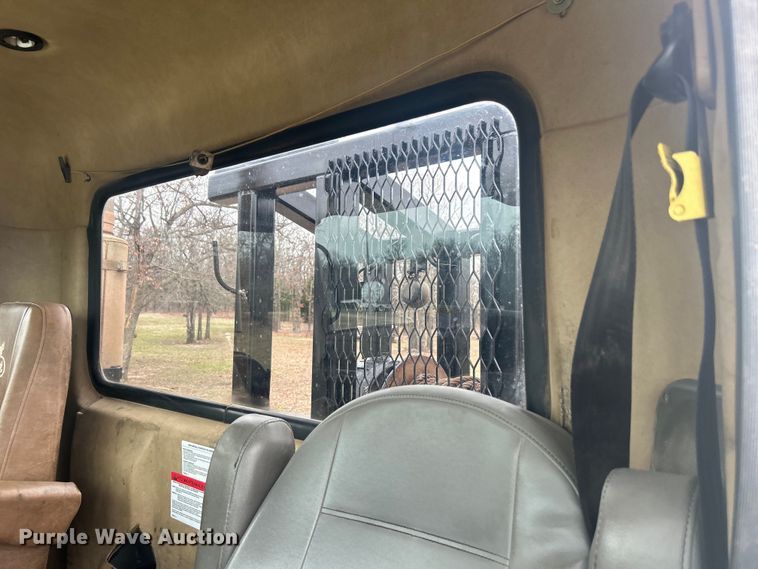 image for item DO1047 2007 Mack CTP713 semi truck