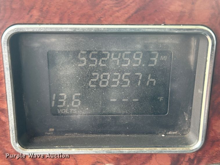 image for item DO1047 2007 Mack CTP713 semi truck