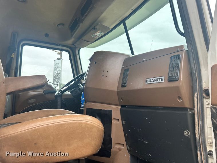 image for item DO1047 2007 Mack CTP713 semi truck