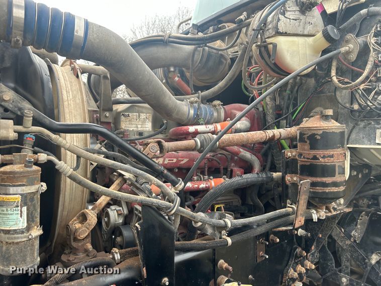 image for item DO1047 2007 Mack CTP713 semi truck