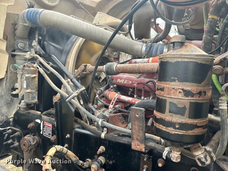 image for item DO1047 2007 Mack CTP713 semi truck