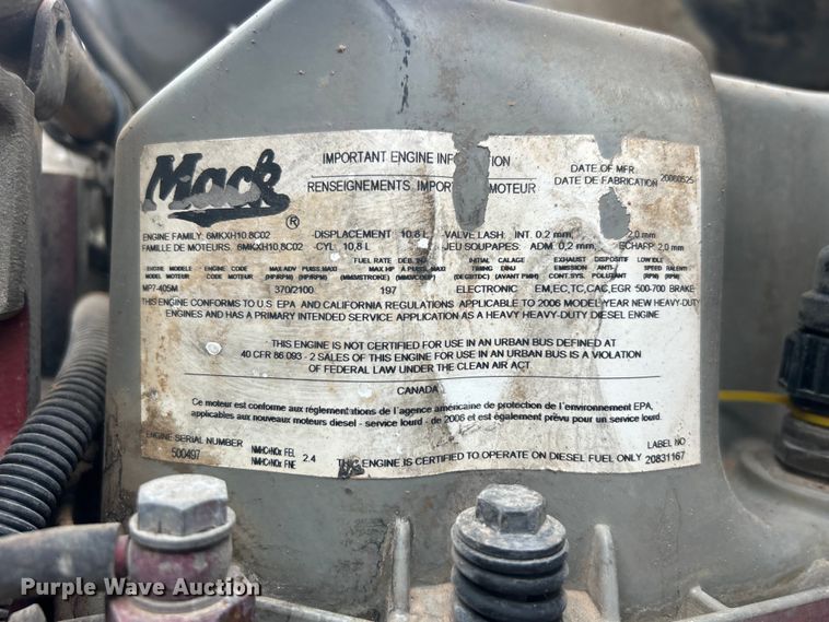 image for item DO1047 2007 Mack CTP713 semi truck