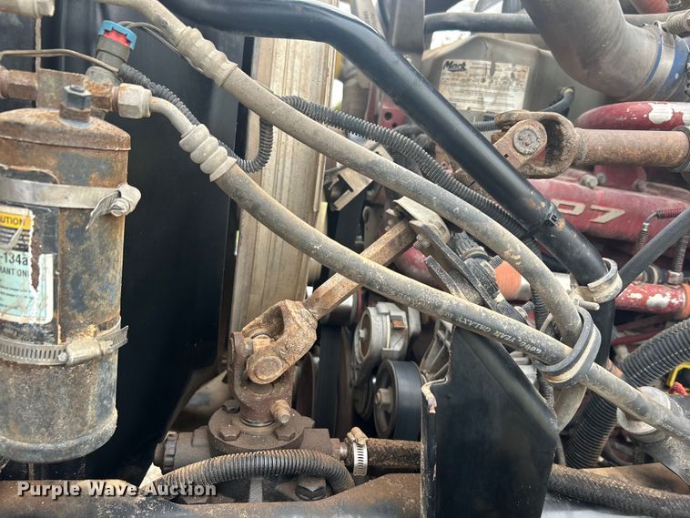 image for item DO1047 2007 Mack CTP713 semi truck