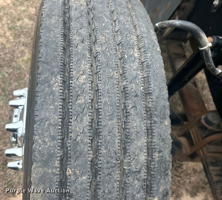 image for item DO1047 2007 Mack CTP713 semi truck