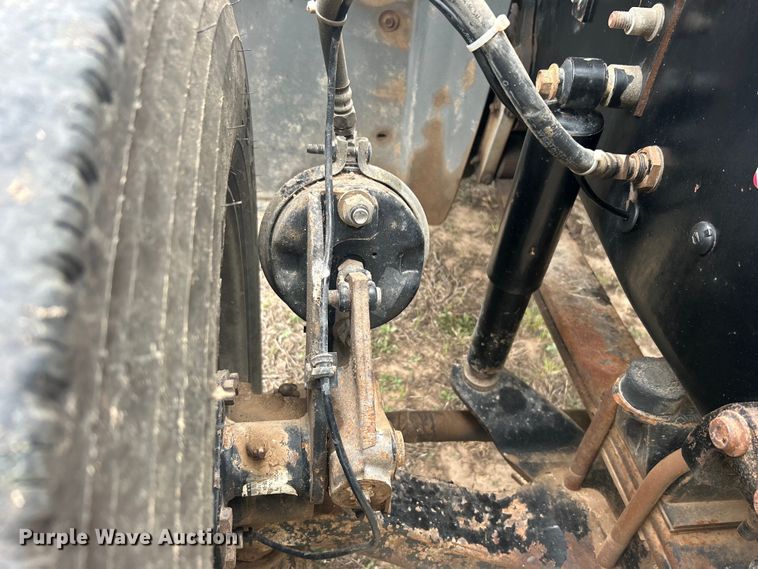 image for item DO1047 2007 Mack CTP713 semi truck