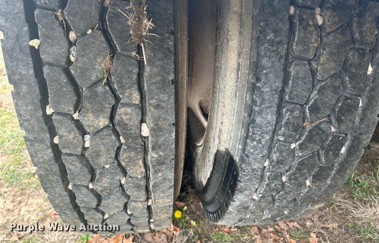 image for item DO1047 2007 Mack CTP713 semi truck