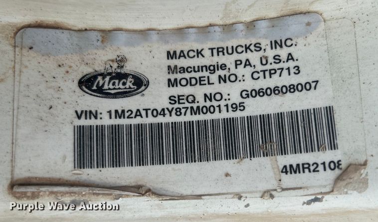 image for item DO1047 2007 Mack CTP713 semi truck