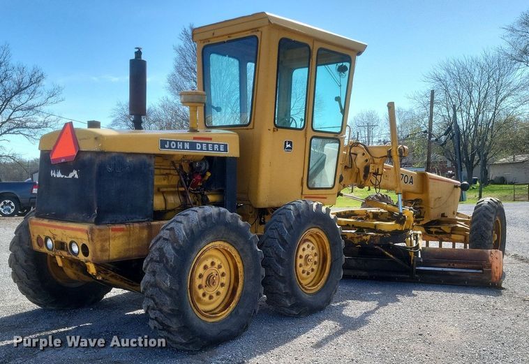 image for item DO4879 1981 John Deere 570A rigid frame motor grader