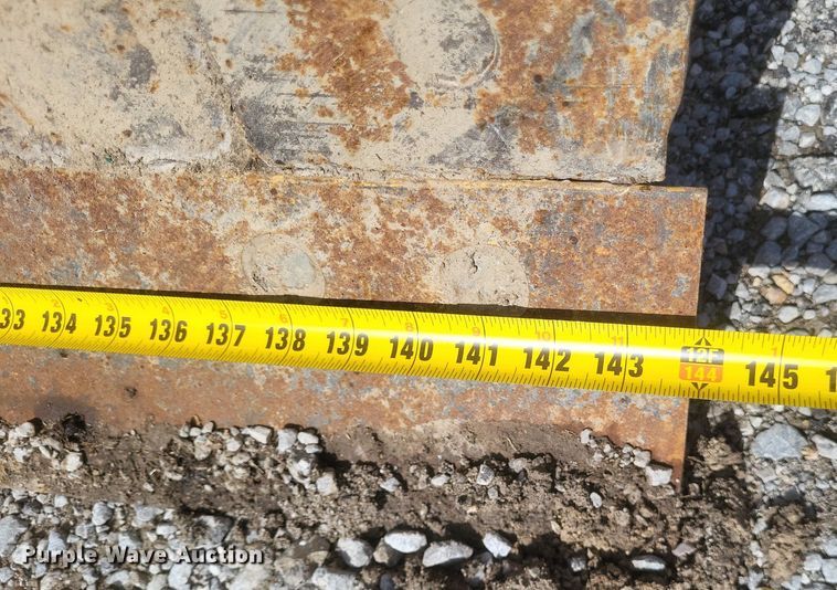 image for item DO4879 1981 John Deere 570A rigid frame motor grader