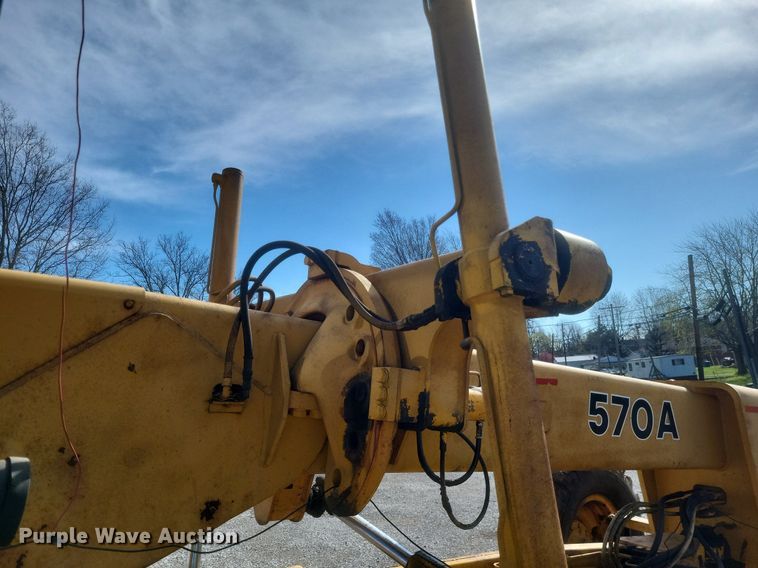 image for item DO4879 1981 John Deere 570A rigid frame motor grader