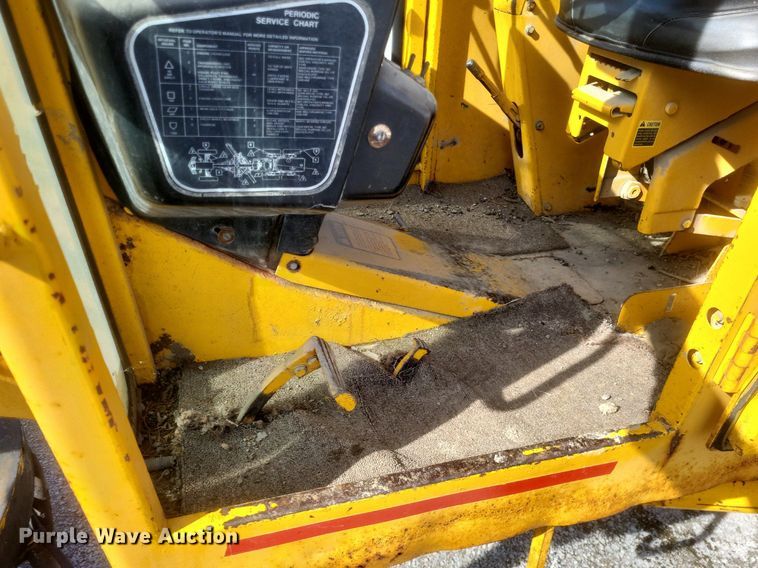 image for item DO4879 1981 John Deere 570A rigid frame motor grader
