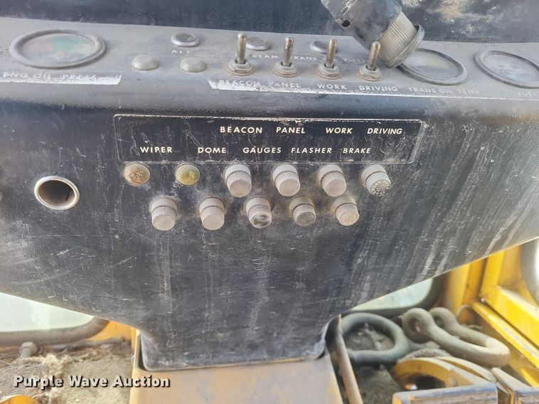 image for item DO4879 1981 John Deere 570A rigid frame motor grader