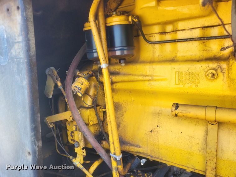 image for item DO4879 1981 John Deere 570A rigid frame motor grader