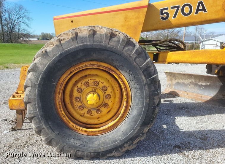 image for item DO4879 1981 John Deere 570A rigid frame motor grader