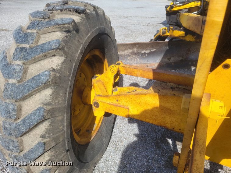 image for item DO4879 1981 John Deere 570A rigid frame motor grader