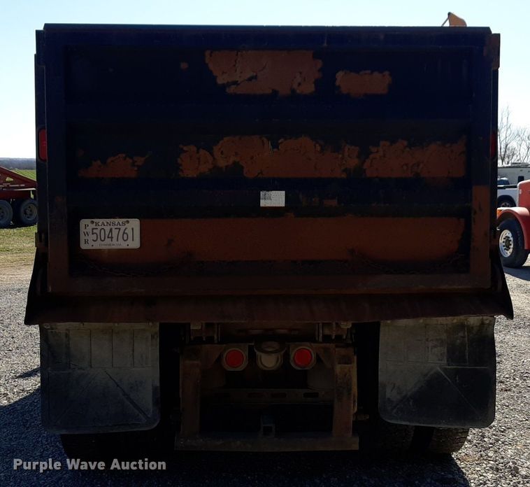 image for item DP2717 1993 International 9400 dump truck