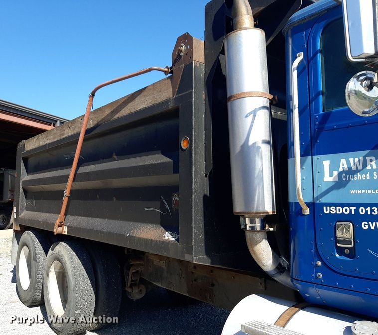 image for item DP2717 1993 International 9400 dump truck