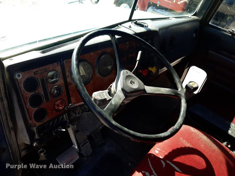 image for item DP2717 1993 International 9400 dump truck