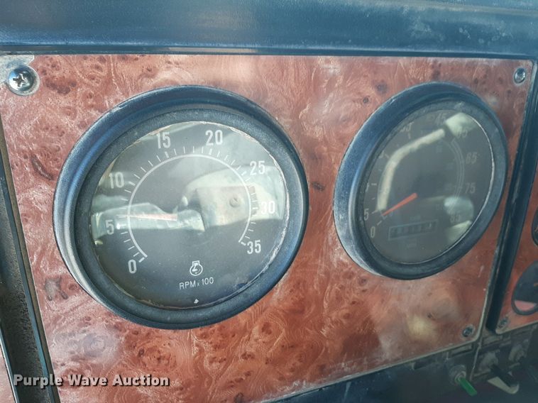 image for item DP2717 1993 International 9400 dump truck