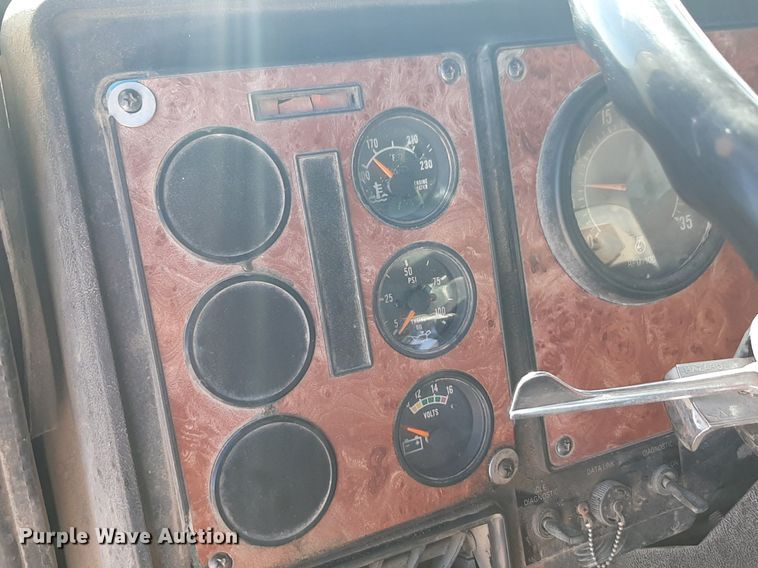 image for item DP2717 1993 International 9400 dump truck