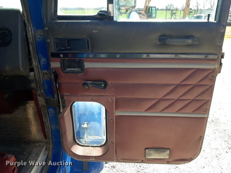 image for item DP2717 1993 International 9400 dump truck