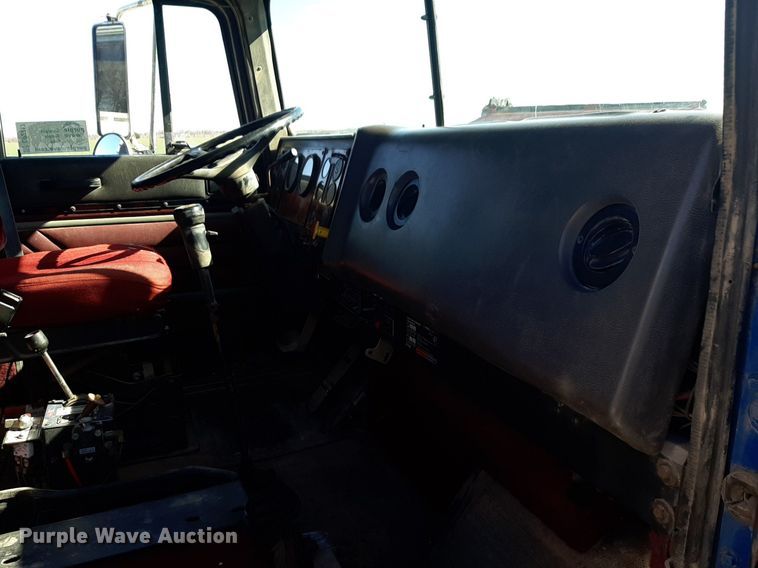 image for item DP2717 1993 International 9400 dump truck