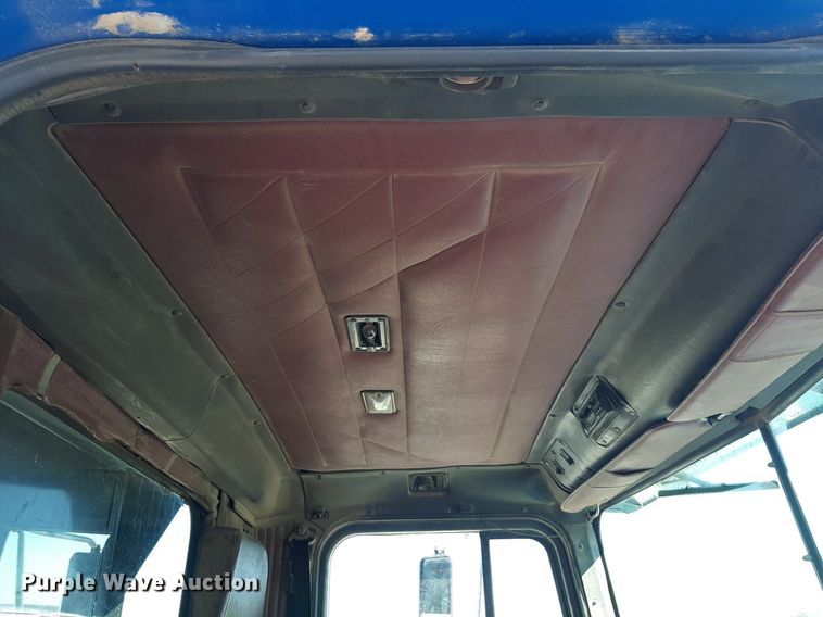 image for item DP2717 1993 International 9400 dump truck