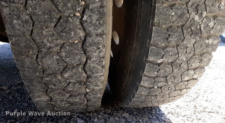 image for item DP2717 1993 International 9400 dump truck