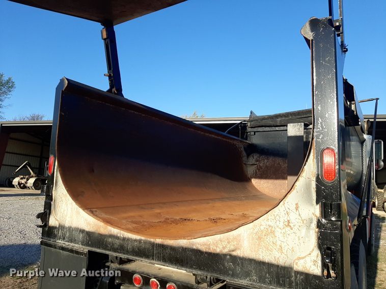 image for item DP2718 1993 Peterbilt 357 dump truck