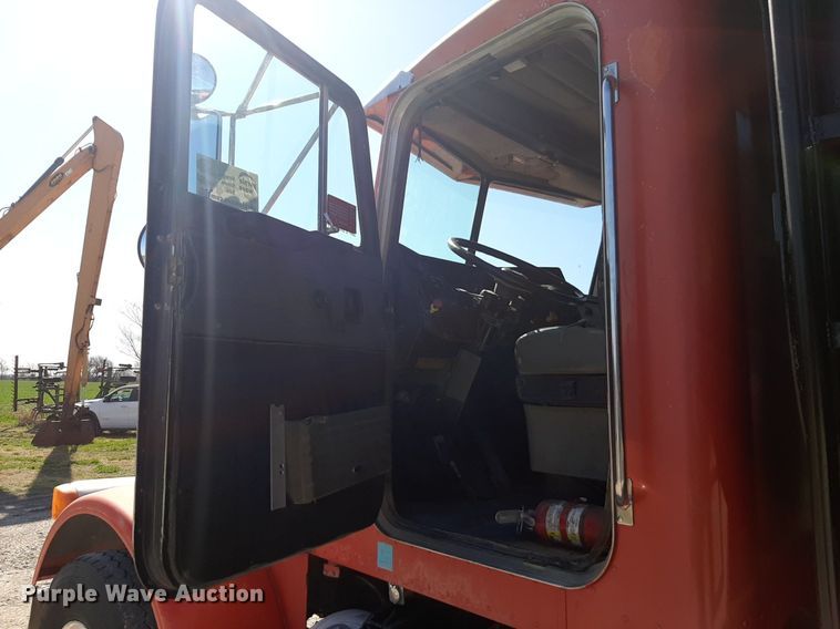 image for item DP2718 1993 Peterbilt 357 dump truck