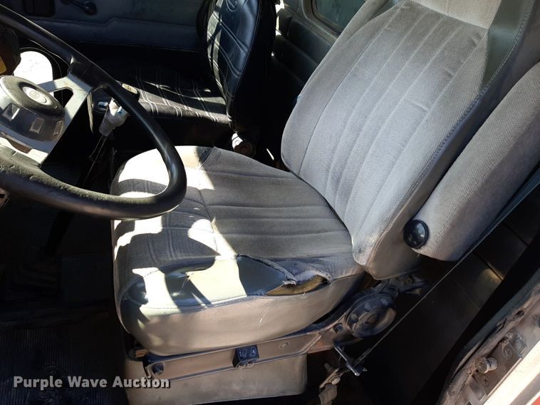 image for item DP2718 1993 Peterbilt 357 dump truck