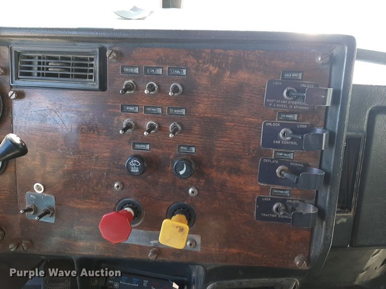 image for item DP2718 1993 Peterbilt 357 dump truck