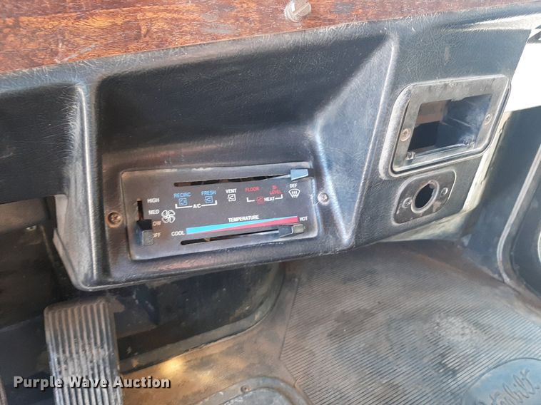 image for item DP2718 1993 Peterbilt 357 dump truck