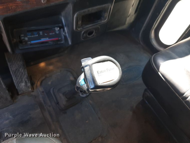 image for item DP2718 1993 Peterbilt 357 dump truck