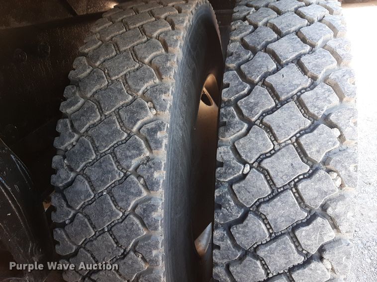 image for item DP2718 1993 Peterbilt 357 dump truck