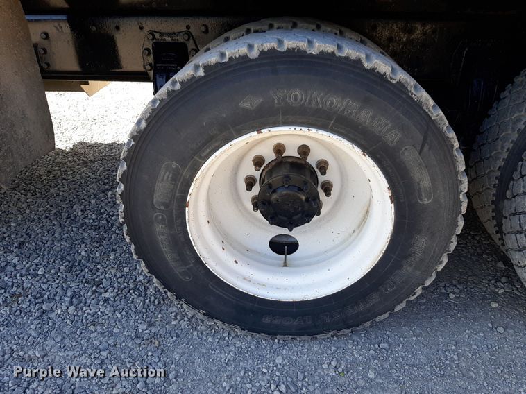 image for item DP2718 1993 Peterbilt 357 dump truck